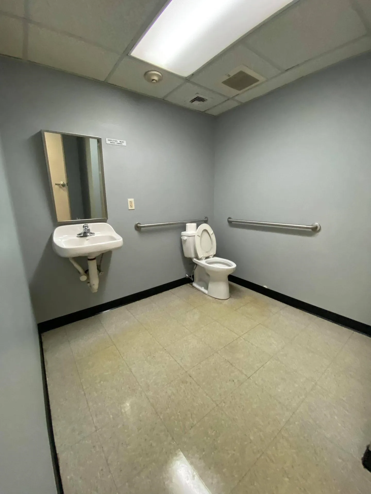 1069 S Mammoth Road Manchester NH 03104