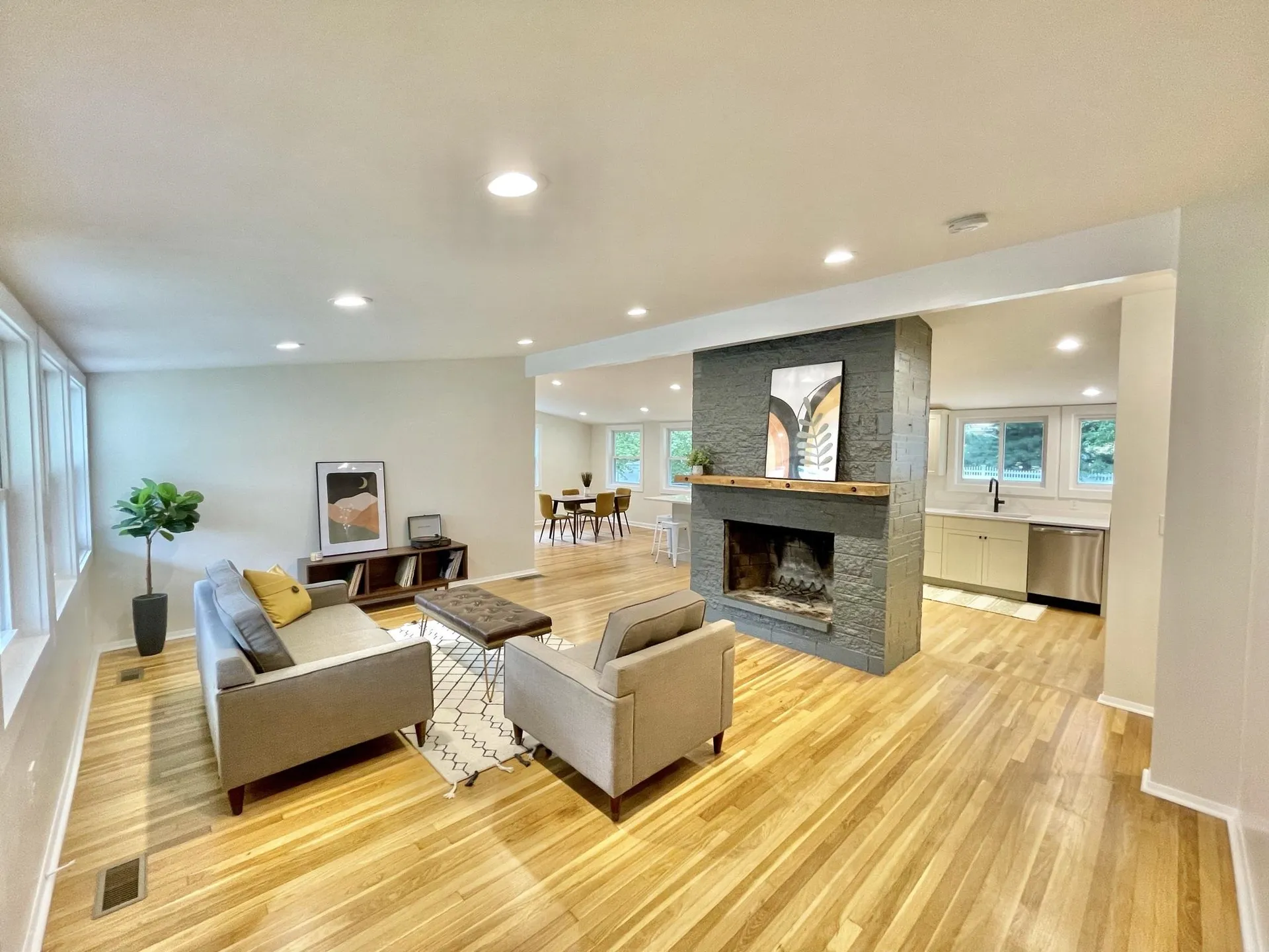 8 Richard Street Hampton NH 03842