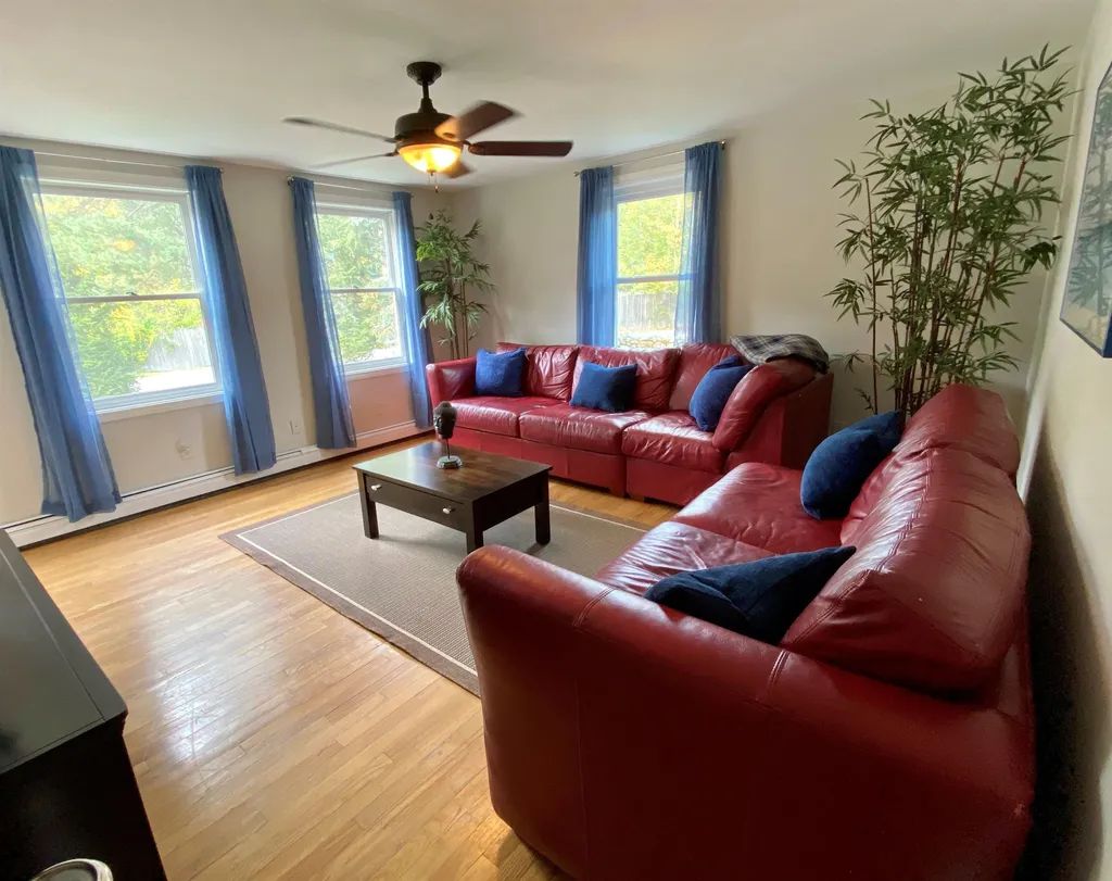 15 Lafayette Terrace North Hampton NH 03862