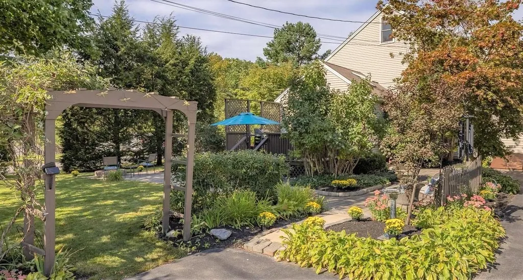 15 Lafayette Terrace North Hampton NH 03862