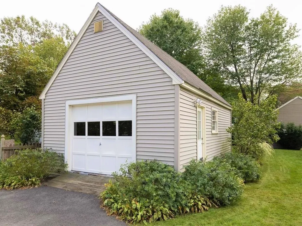 15 Lafayette Terrace North Hampton NH 03862