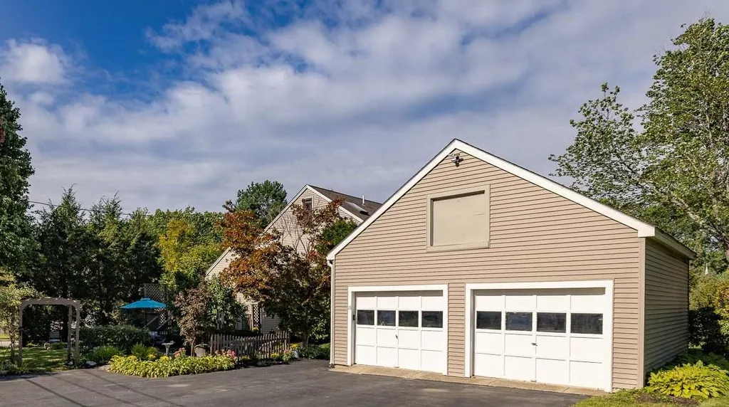 15 Lafayette Terrace North Hampton NH 03862