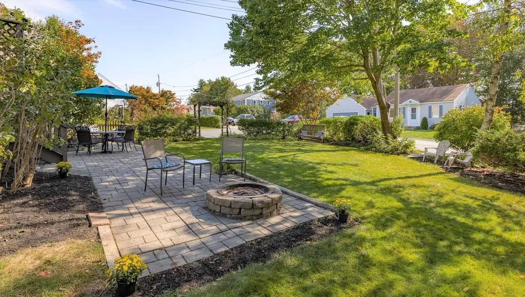 15 Lafayette Terrace North Hampton NH 03862