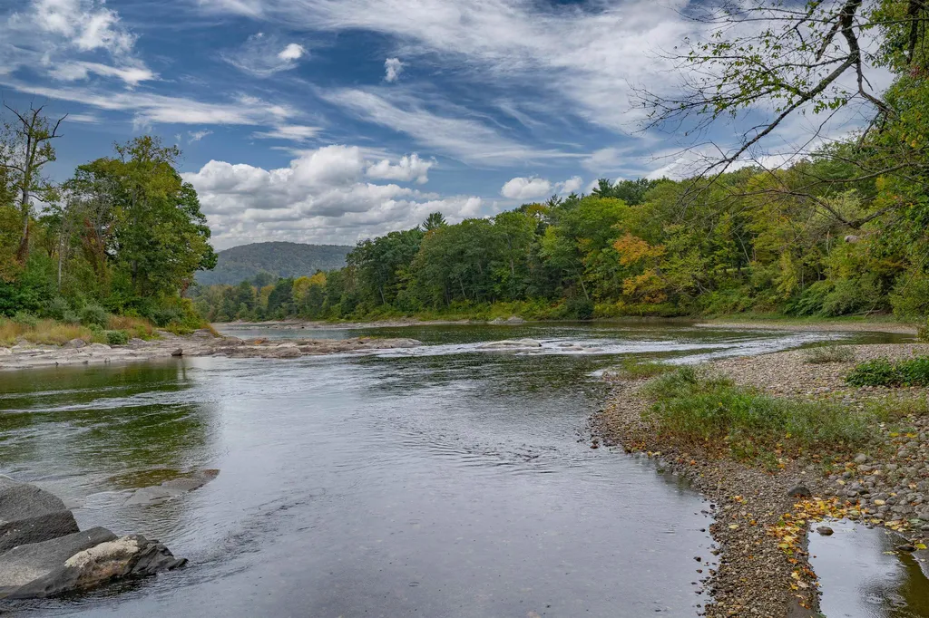 1936 River Road Sharon VT 05056