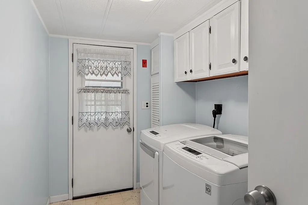 29 Mercury Lane Nashua NH 03062