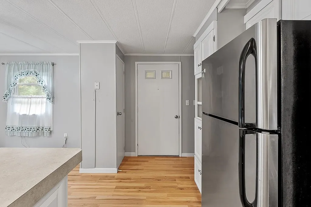 29 Mercury Lane Nashua NH 03062