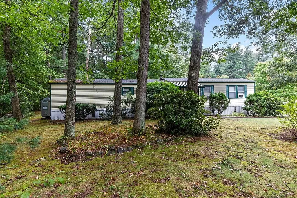 29 Mercury Lane Nashua NH 03062