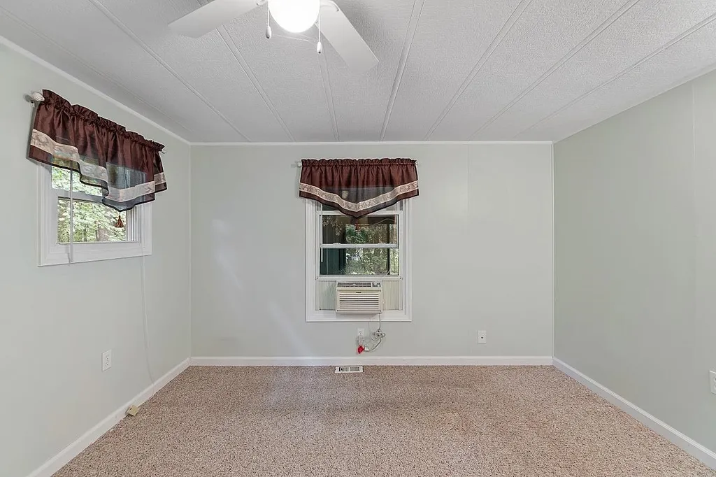 29 Mercury Lane Nashua NH 03062