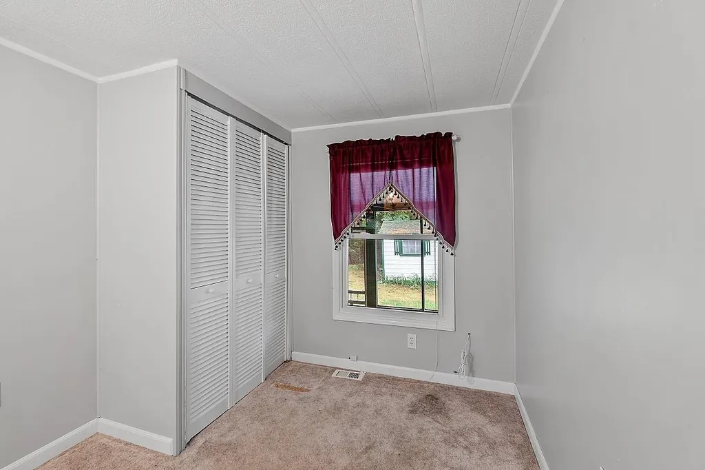 29 Mercury Lane Nashua NH 03062