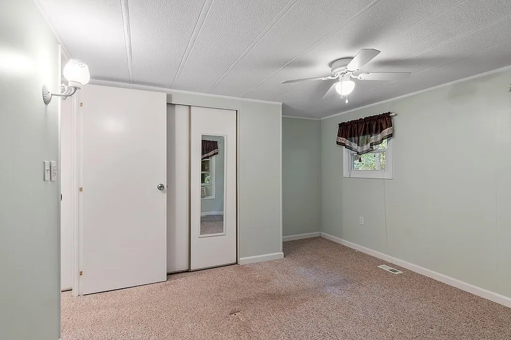 29 Mercury Lane Nashua NH 03062