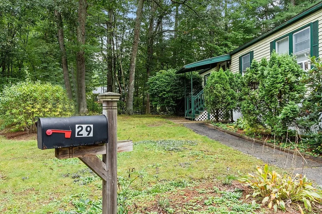29 Mercury Lane Nashua NH 03062