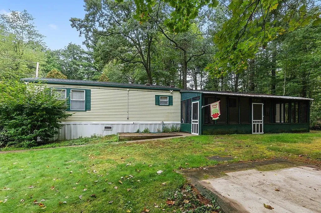29 Mercury Lane Nashua NH 03062