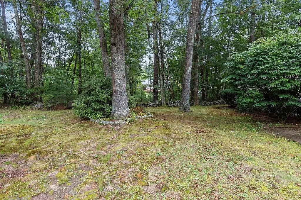29 Mercury Lane Nashua NH 03062