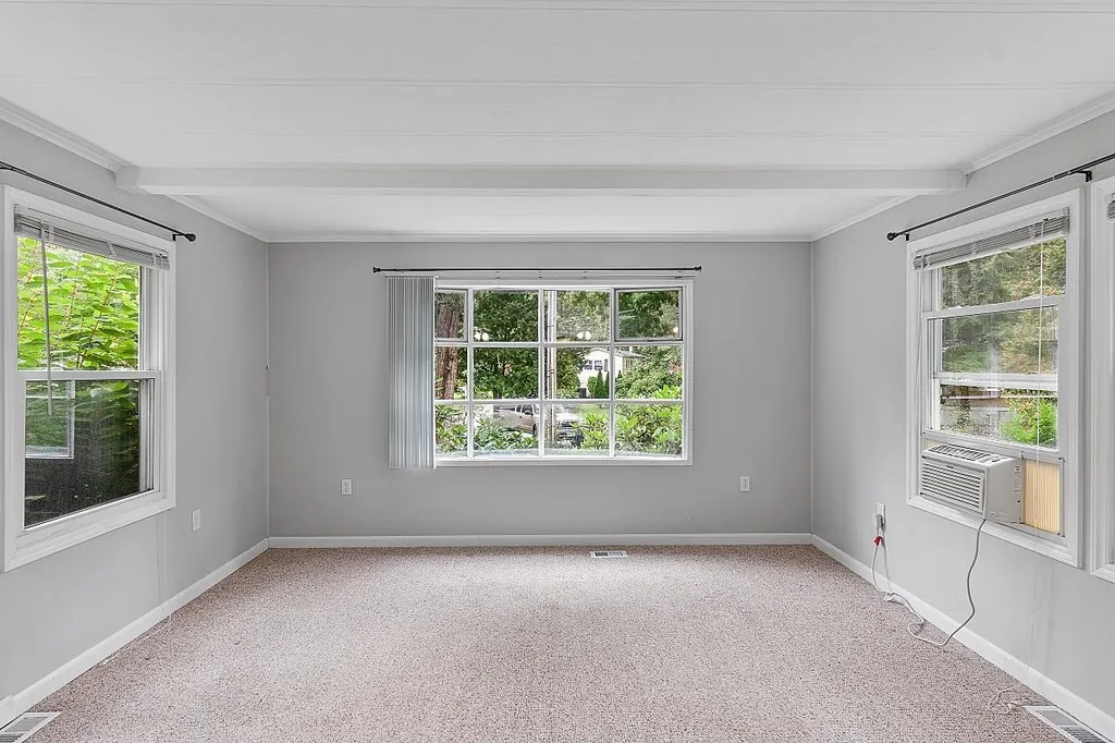 29 Mercury Lane Nashua NH 03062