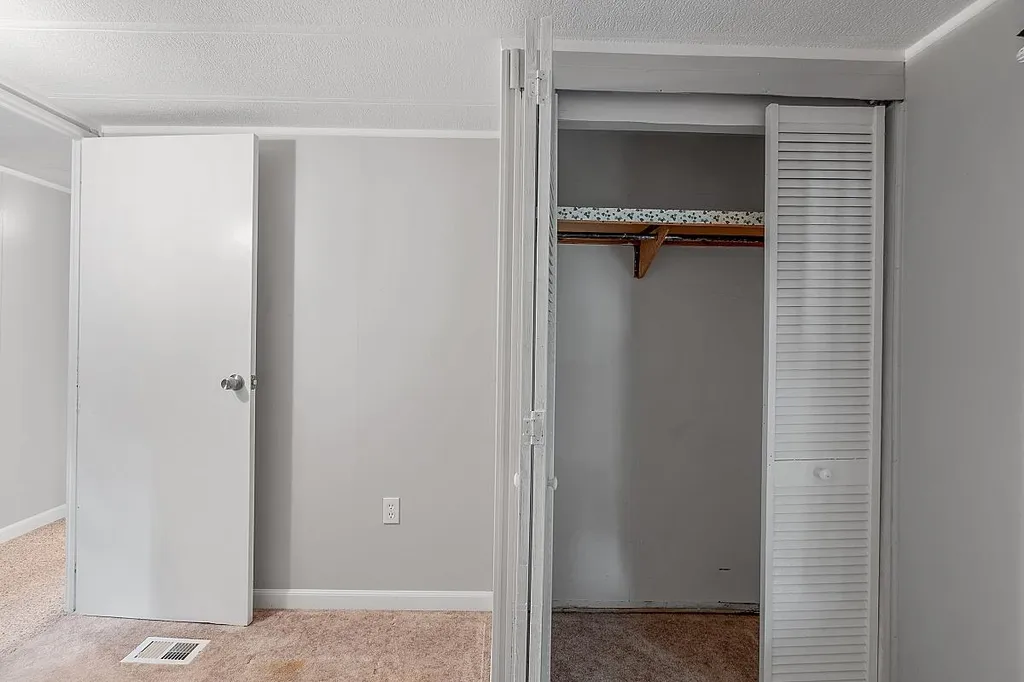 29 Mercury Lane Nashua NH 03062