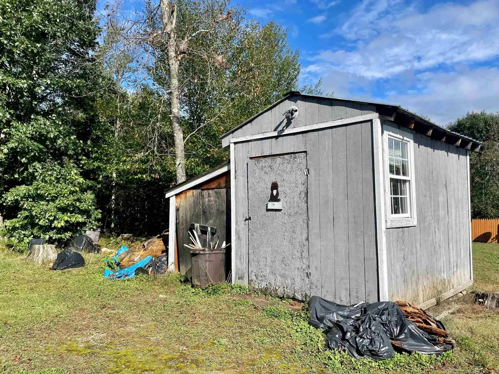 24 Anthony Circle Swanzey NH 03446
