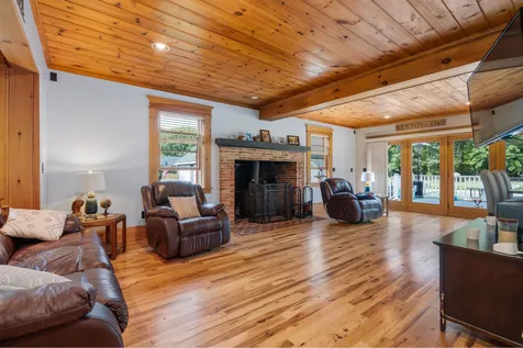 78 Amesbury Road Newton NH 03858