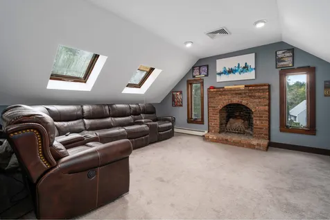 78 Amesbury Road Newton NH 03858