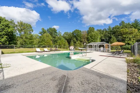 78 Amesbury Road Newton NH 03858