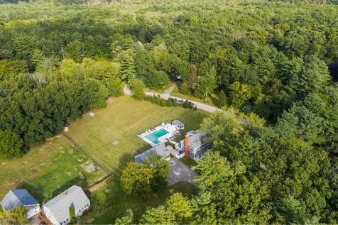 78 Amesbury Road Newton NH 03858