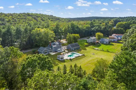 78 Amesbury Road Newton NH 03858