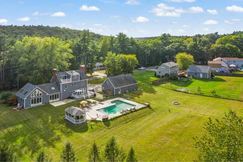78 Amesbury Road Newton NH 03858