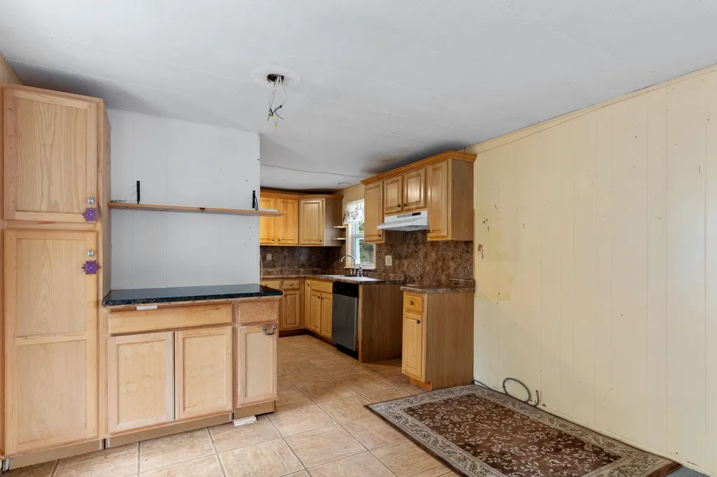 8 Knights Lane Epsom NH 03234