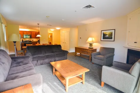 827/829 Q4 Jackson Gore Adams House Ludlow VT 05149