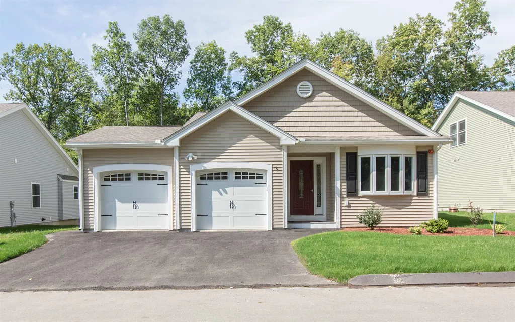 11 Redwood Road Pelham NH 03076