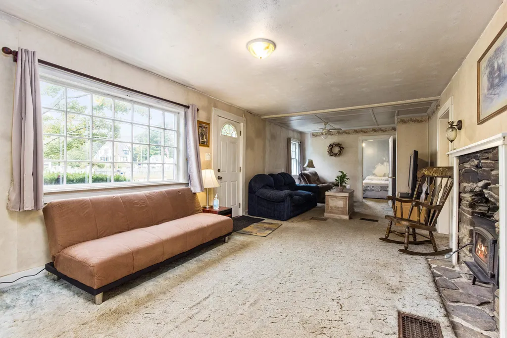 205 Main Street Epping NH 03042