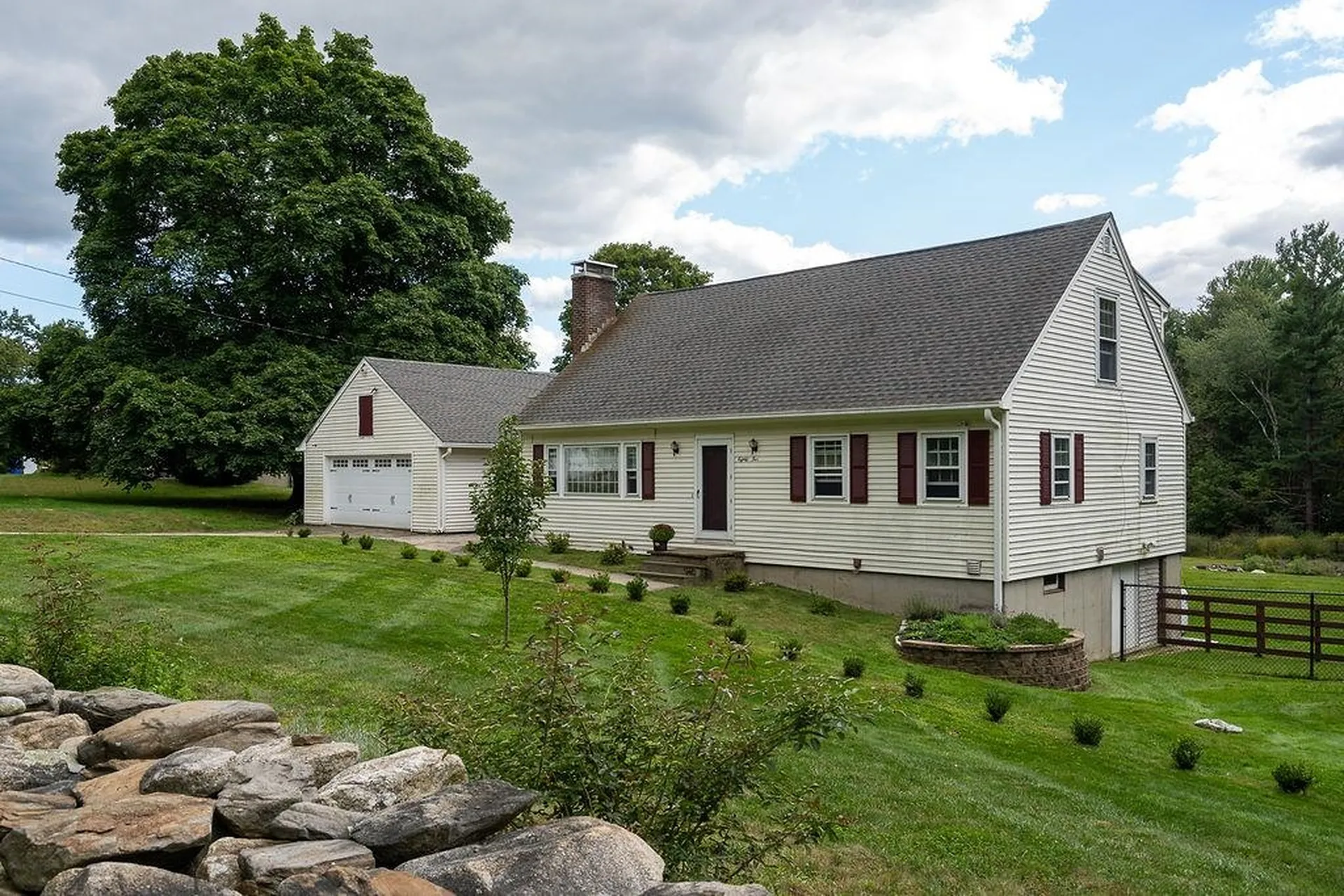 85 Litchfield Road Londonderry NH 03053