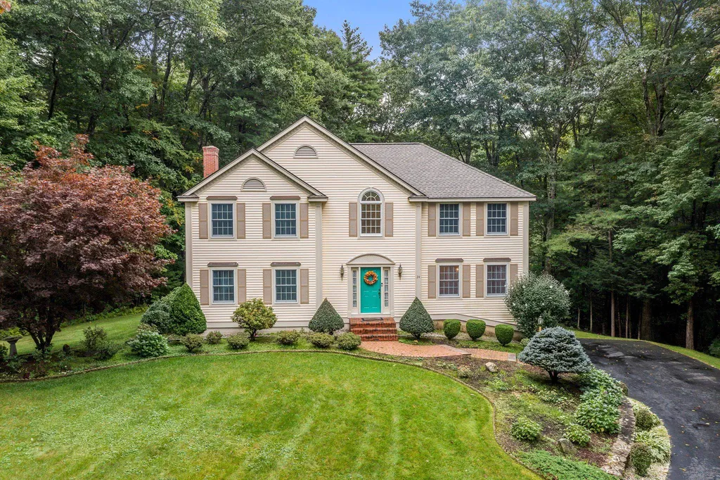 24 Heritage Drive Hampton NH 03842