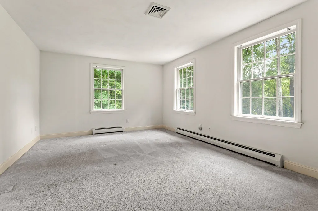 24 Heritage Drive Hampton NH 03842