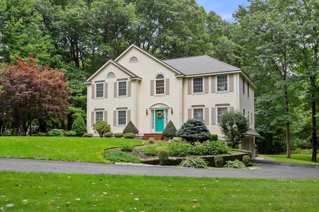 24 Heritage Drive Hampton NH 03842