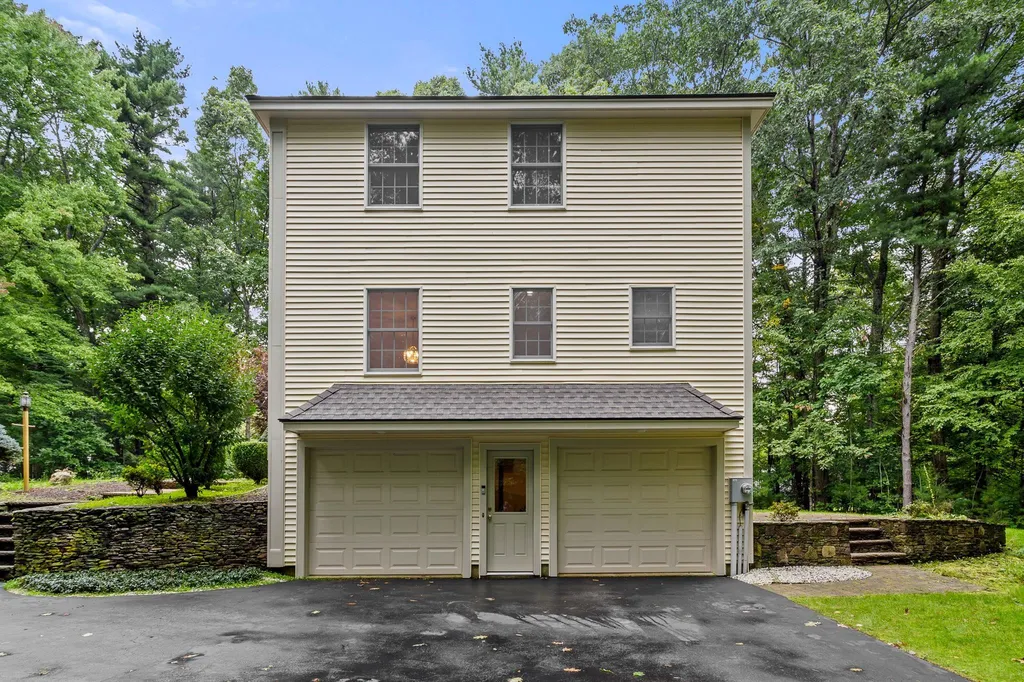 24 Heritage Drive Hampton NH 03842