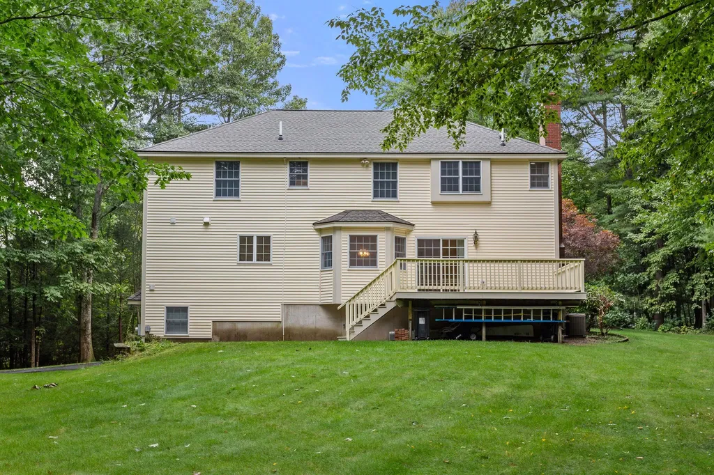 24 Heritage Drive Hampton NH 03842