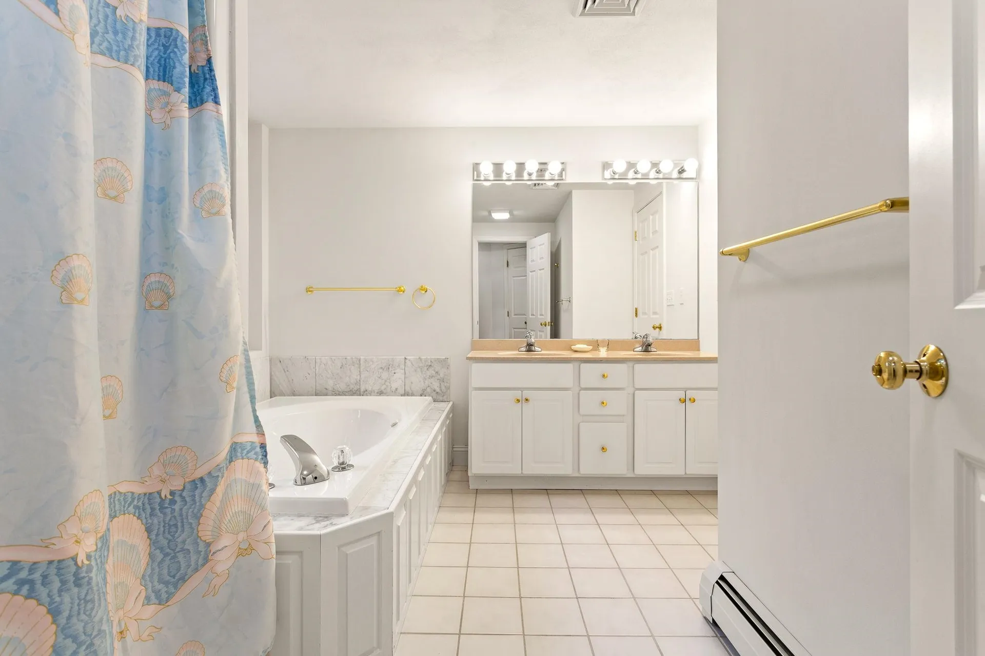 24 Heritage Drive Hampton NH 03842