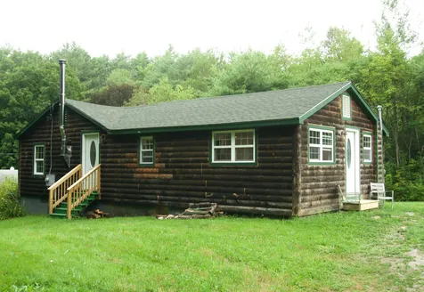 29 Dustin Heights Road Claremont NH 03743
