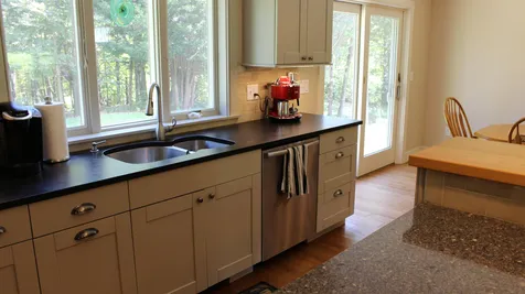140 North Road East Kingston NH 03827