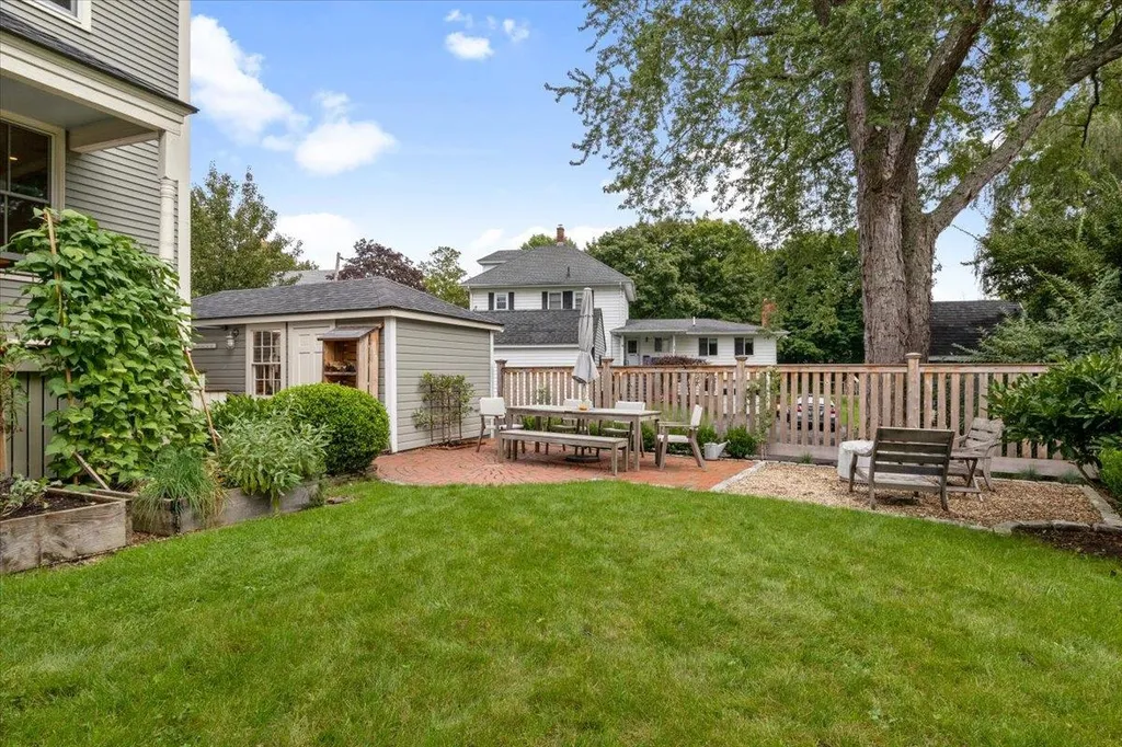 10 New Castle Avenue Portsmouth NH 03801