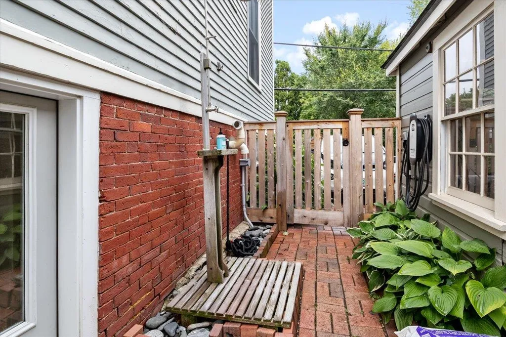 10 New Castle Avenue Portsmouth NH 03801
