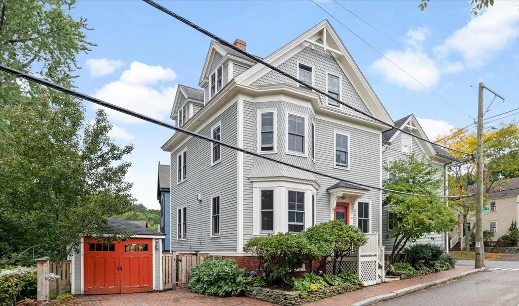10 New Castle Avenue Portsmouth NH 03801