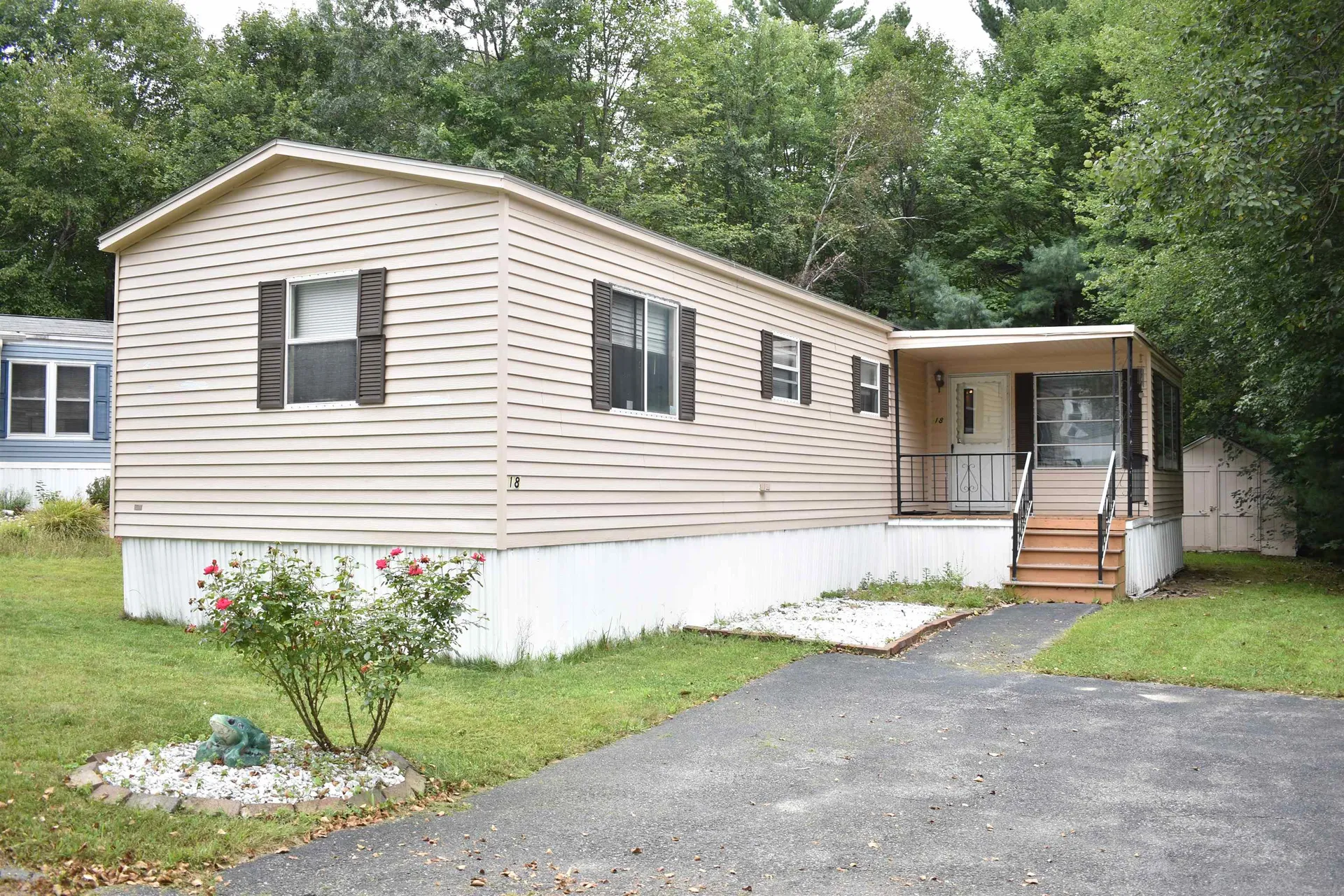 18 Chapparel Drive Londonderry NH 03053