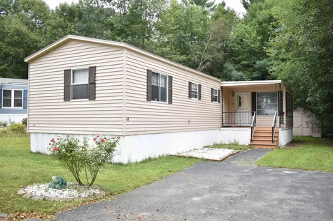 18 Chapparel Drive Londonderry NH 03053