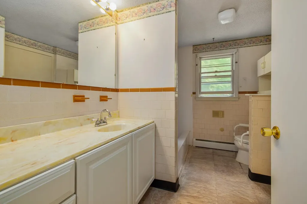 22 Harding Road Portsmouth NH 03801