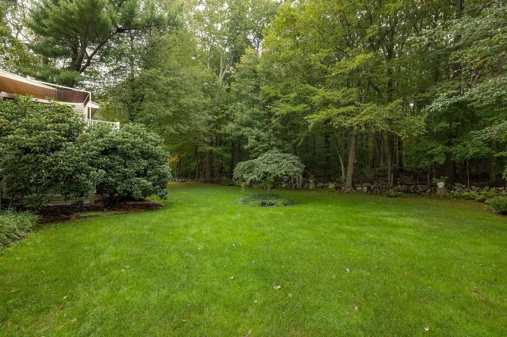 22 Harding Road Portsmouth NH 03801