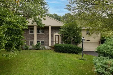 22 Harding Road Portsmouth NH 03801