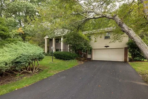 22 Harding Road Portsmouth NH 03801