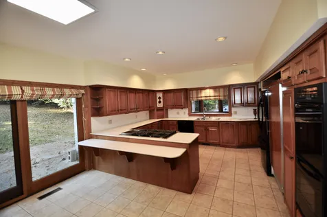 32 Indian Rock Road Nashua NH 03063