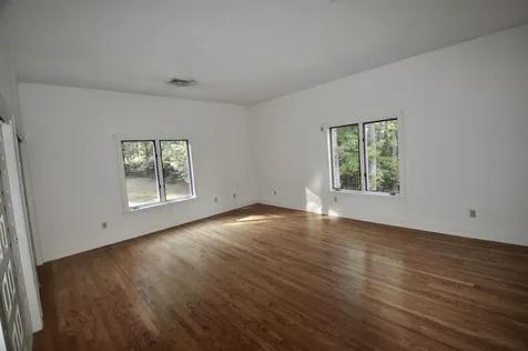32 Indian Rock Road Nashua NH 03063